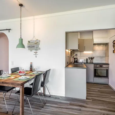 아파트 Apartment Azulado